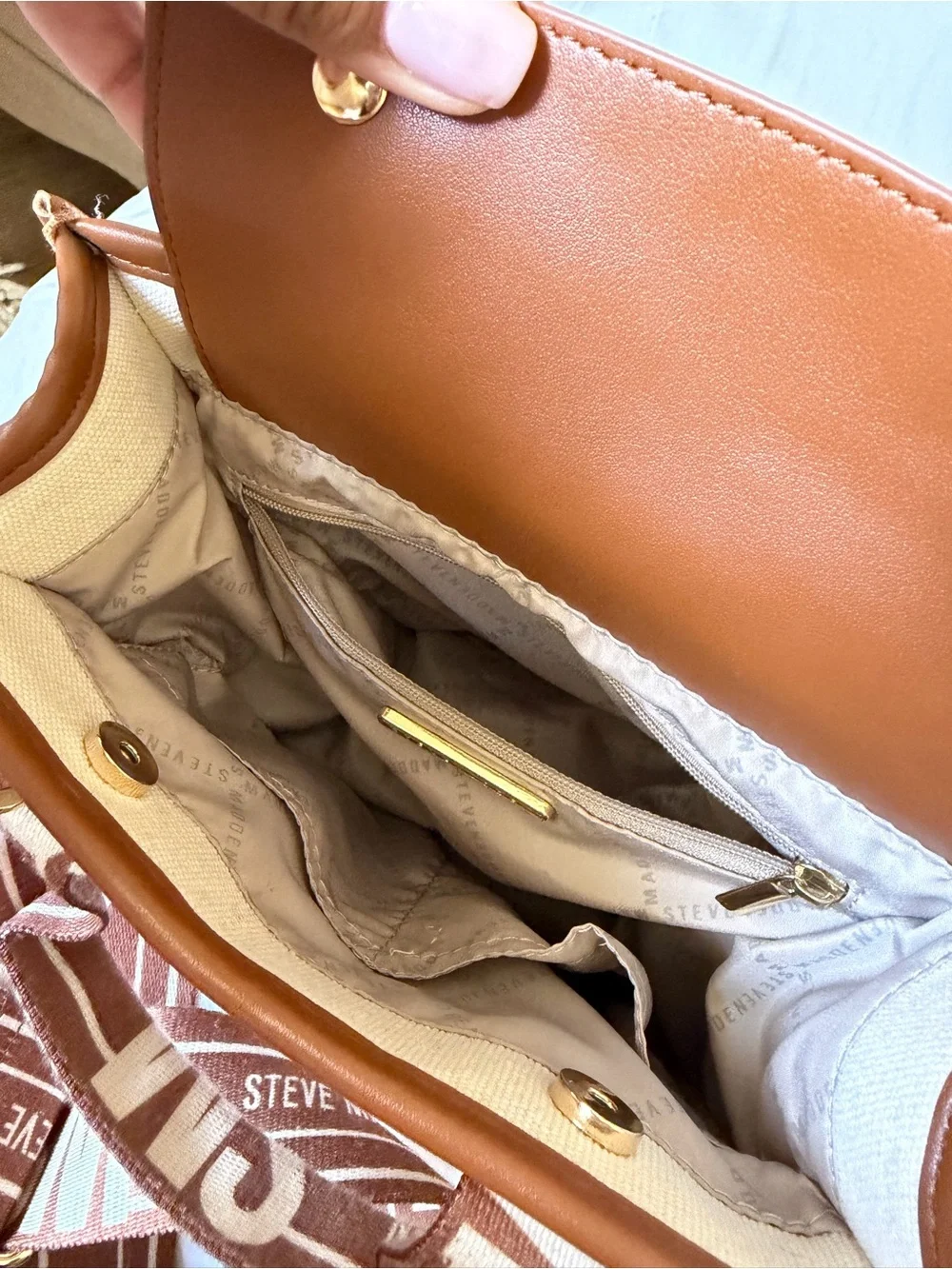 Steve Madden Cream & Brown Canvas Shoulder Bag - Picture 4 of 9